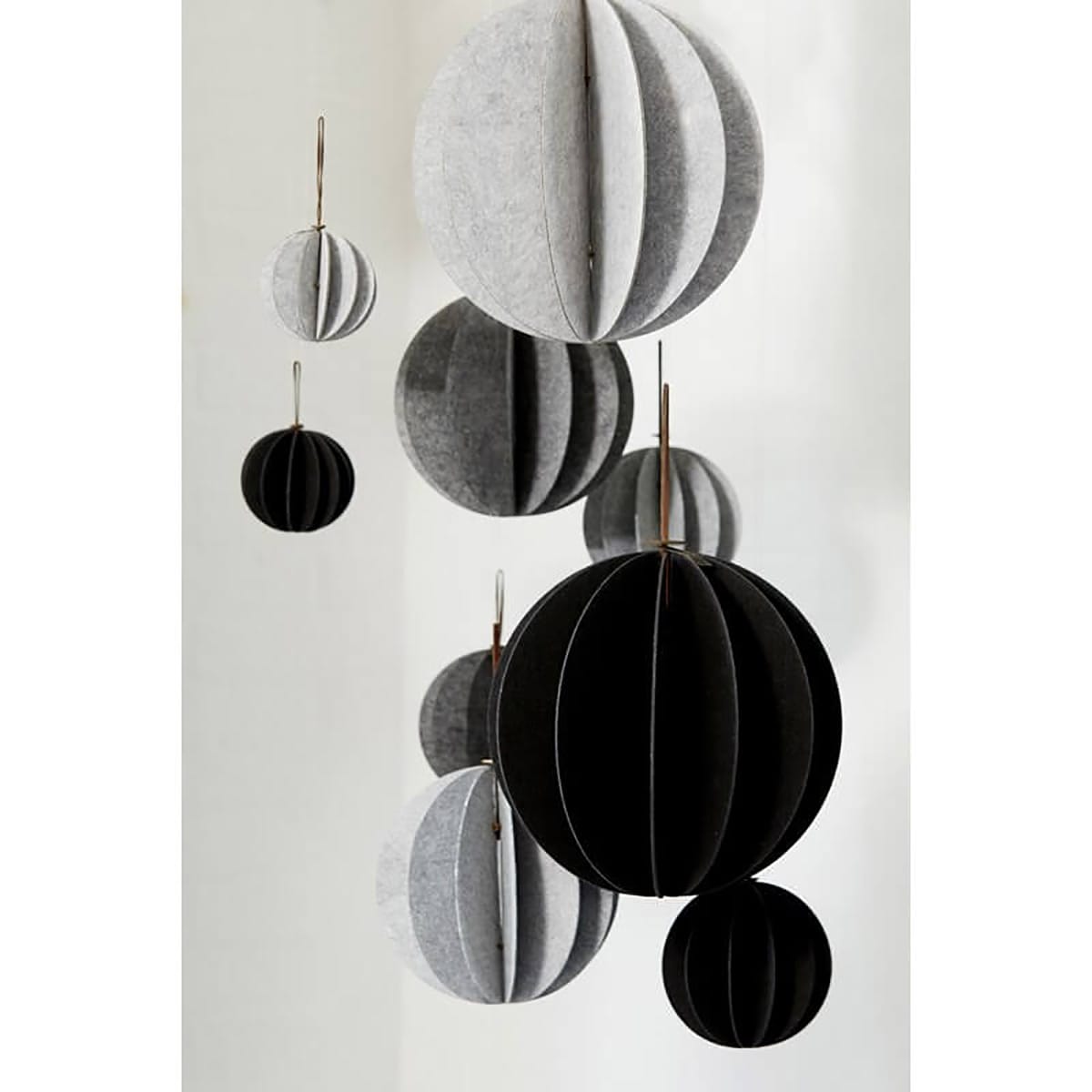 OOhh Hanging Felt Xmas Ball white - Billede 2